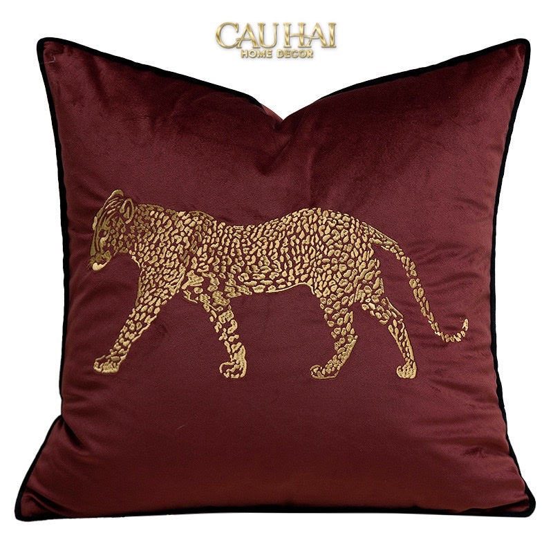 VỎ GỐI NHUNG BURGUNDY MAJESTIC LEOPARD 45