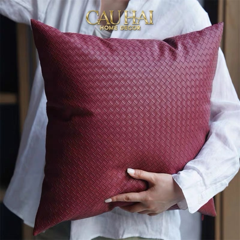 VỎ GỐI DA BURGUNDY INTRECCIATO LATTICE 45