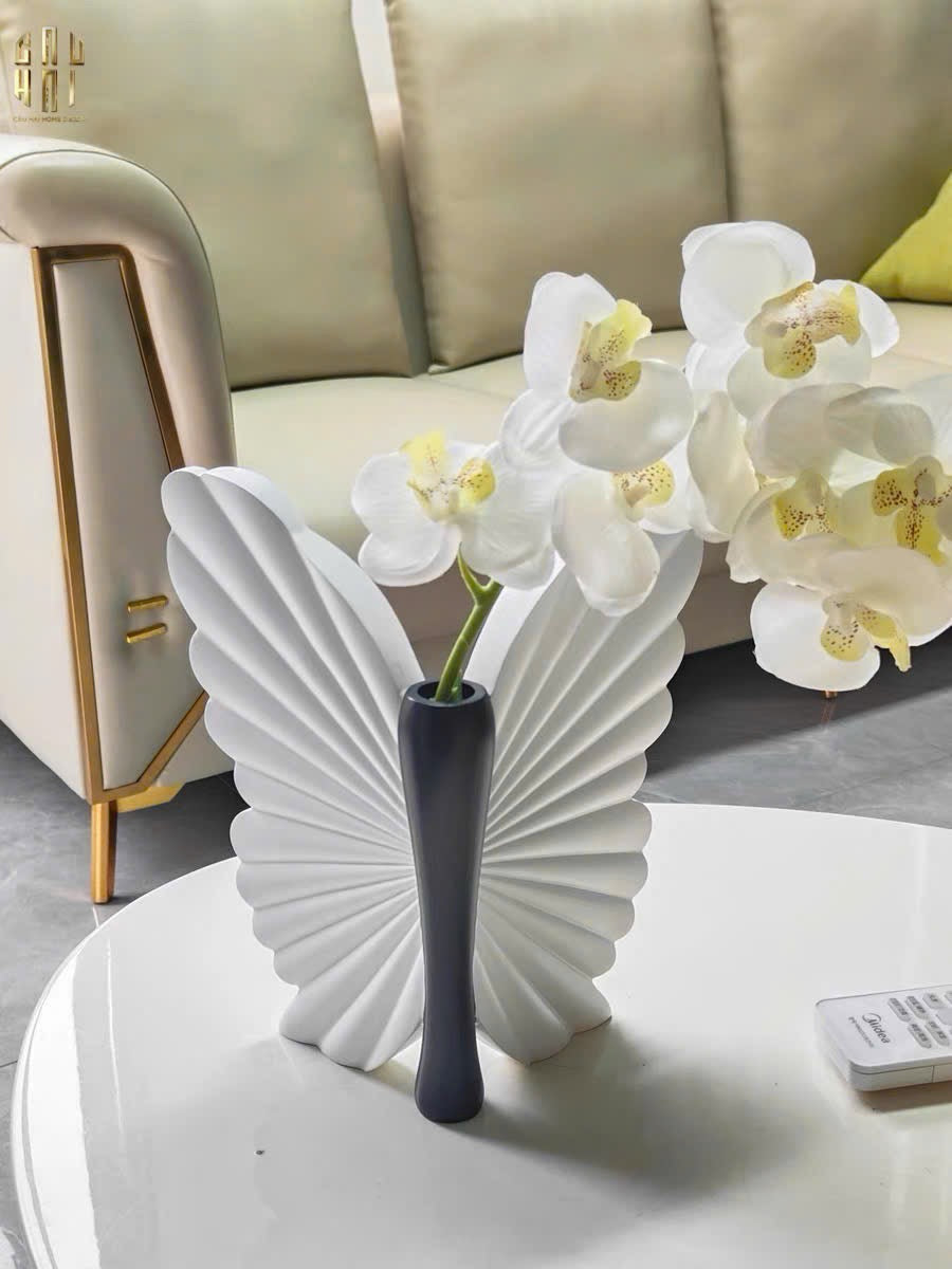 BÌNH HOA BUTTERFLY WINGS - BLACK - ANGEL IN BLOOM SS25-CẬU HAI HOME DECOR