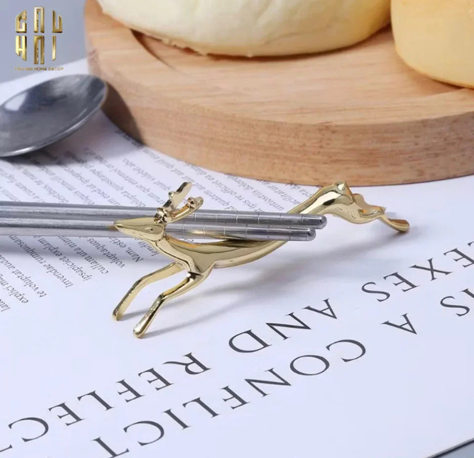 GÁC ĐŨA - CHOPSTICK REST ELK