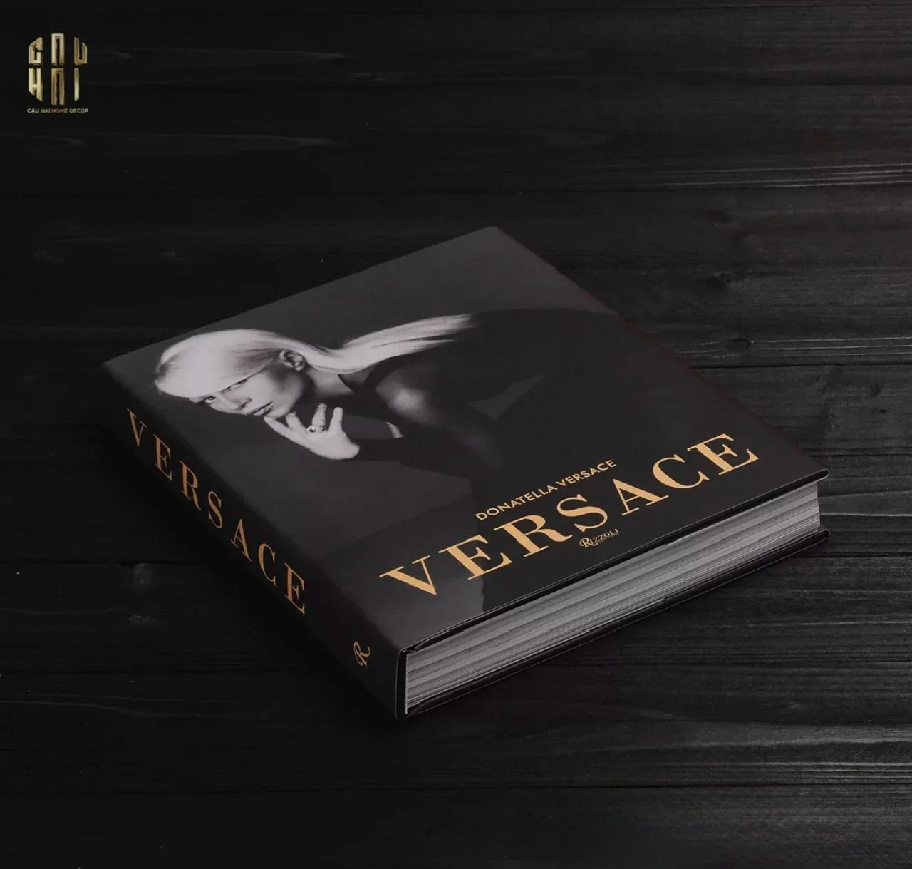 SÁCH FASHION RUNWAY VERSACE