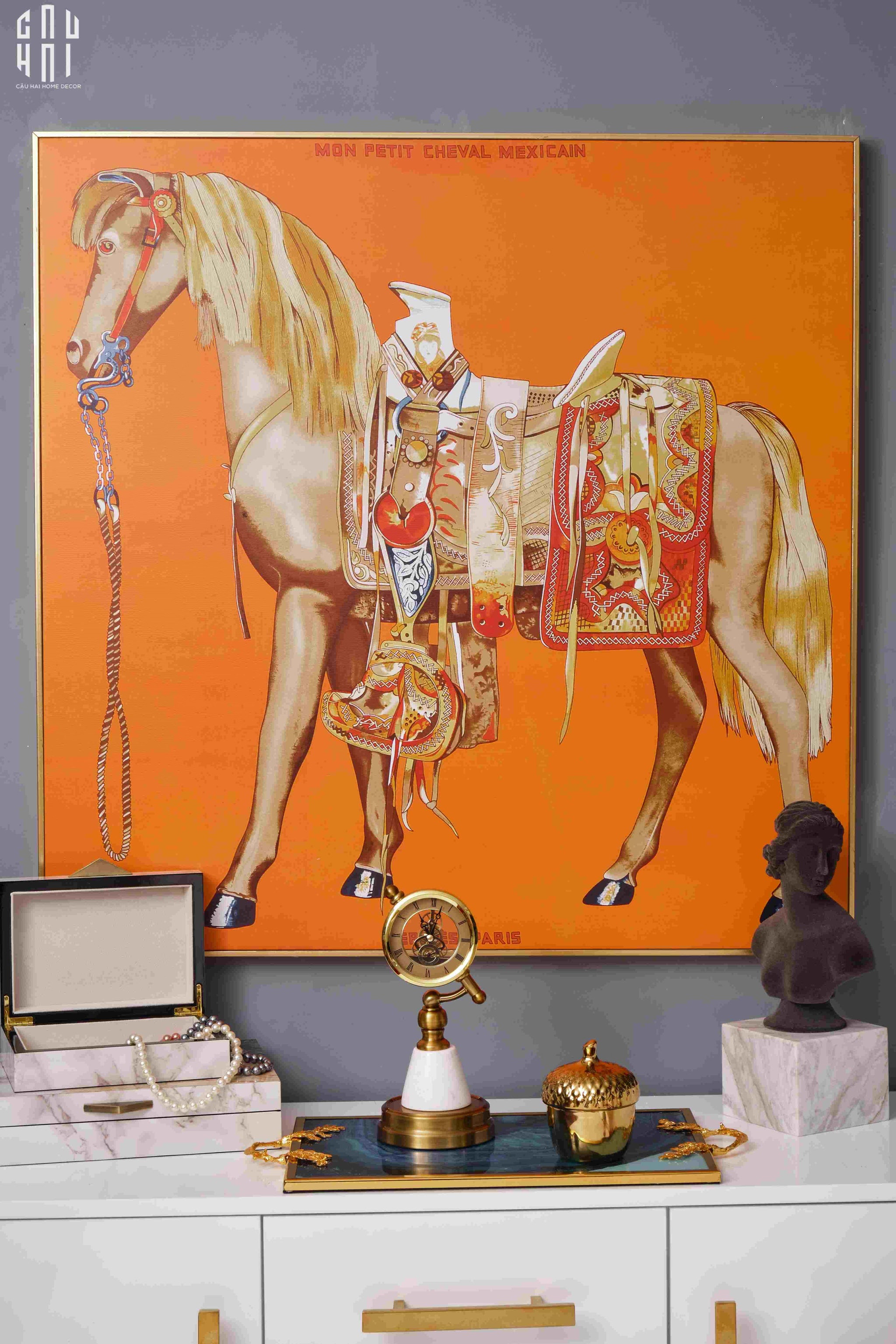 TRANH CANVAS CHEVAL 90X90CM-CẬU HAI HOME DECOR