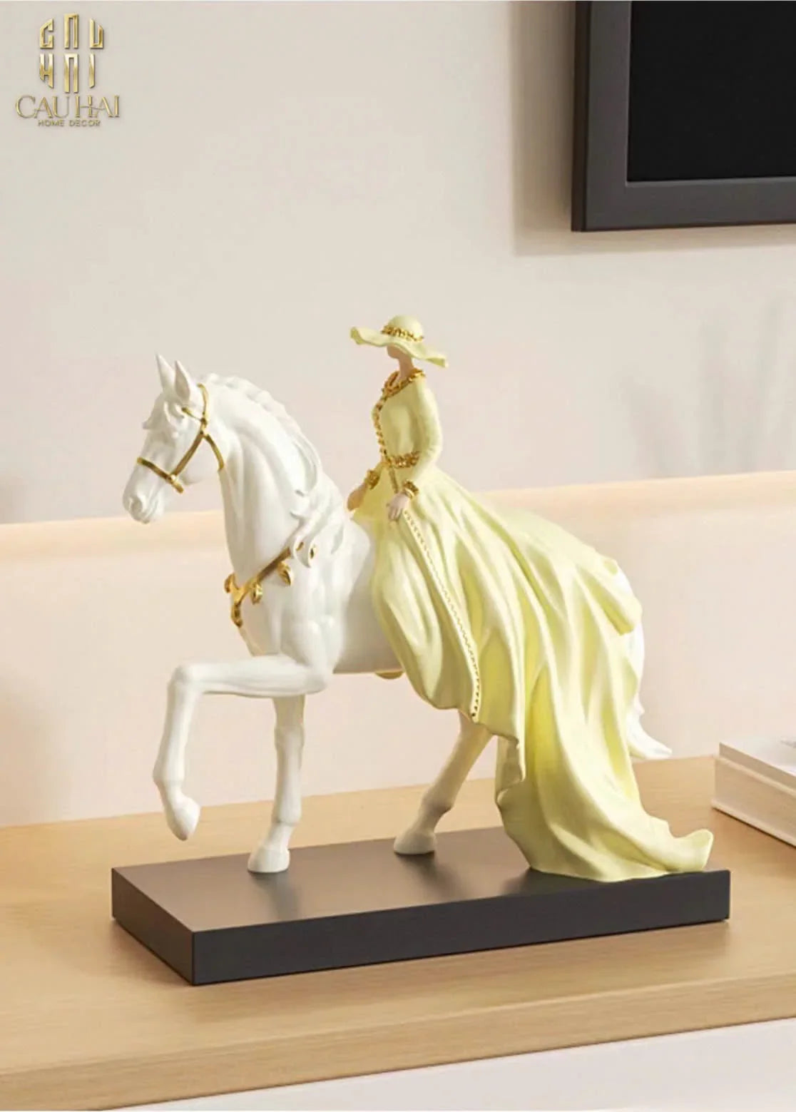 TƯỢNG PRINCESS MONTCLAIR - DUCHESS OF MONTCLAIR
