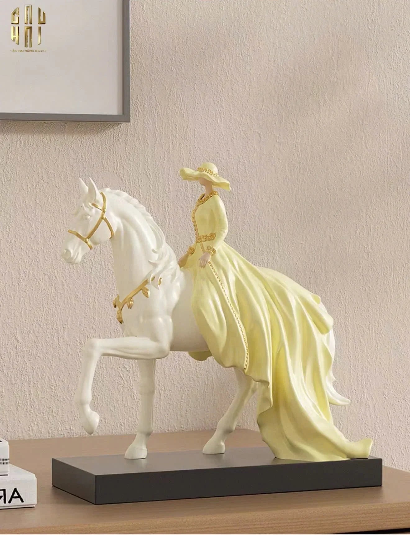 TƯỢNG PRINCESS MONTCLAIR - DUCHESS OF MONTCLAIR