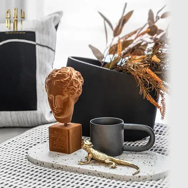 TƯỢNG VELVET PLATO QUOTE BUST FW25