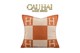 VỎ GỐI NHUNG SIGNATURE CARRÉ — MOTIF H CLASSIQUE 45 - TERRACOTTA