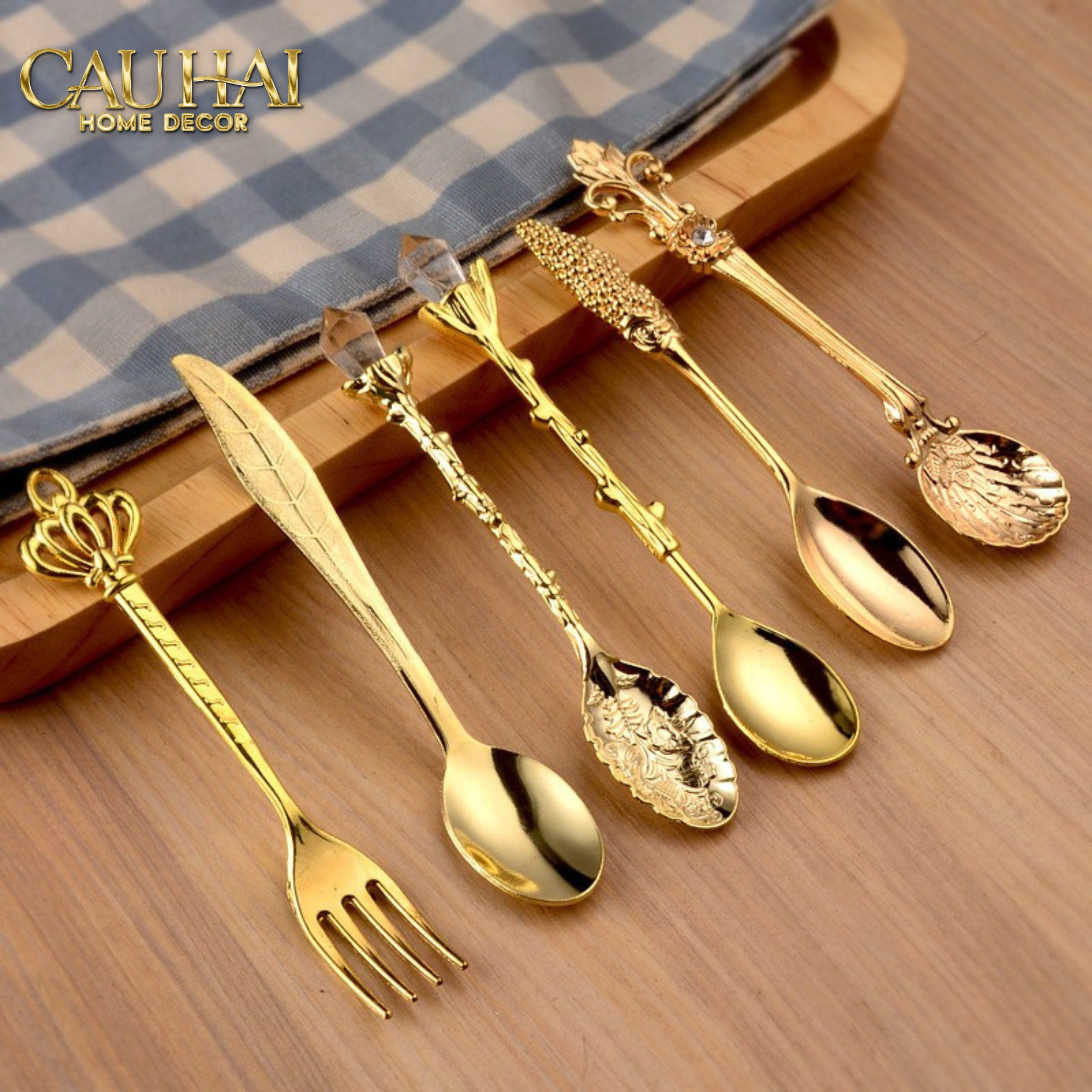 SET OF 6 ANTIQUE GOLD COFFEE SPOONS
