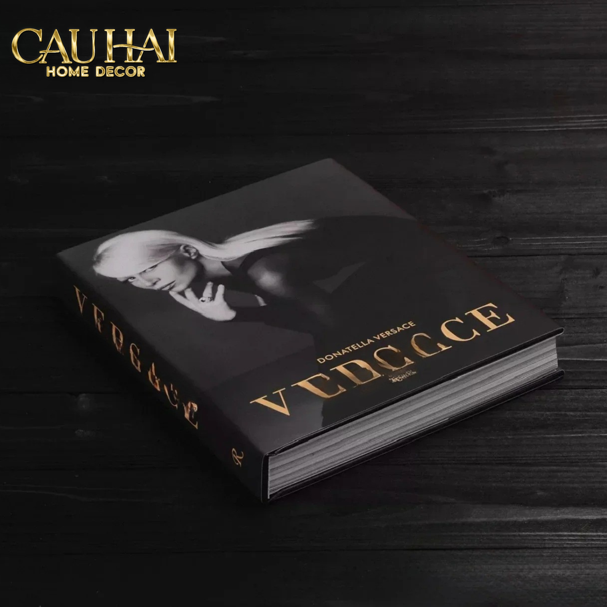 VERSACE FASHION RUNWAY BOOK