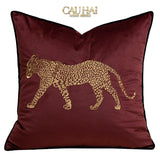 VỎ GỐI NHUNG BURGUNDY MAJESTIC LEOPARD 45