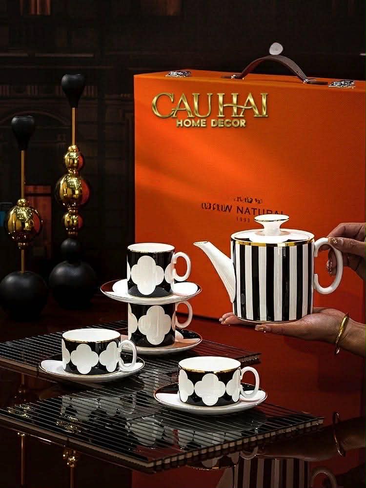 Maison Couture - Bộ Bình Trà Hoa 4 Cánh Clover Signature – L’Atelier Rayé Élégant Tea Set
