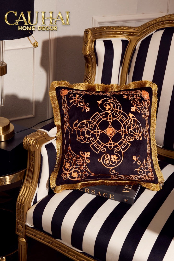 Vỏ Gối Nhung Chenille  V Class Medusa Imperial Noir Gold Barocco Scrollwork  45
