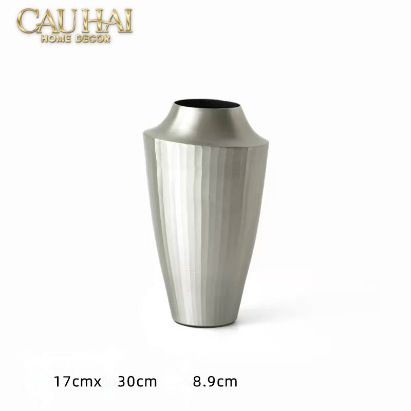 Indira Maison Couture - Bình Hoa Hợp Kim Metalic Platinum Fluted Silhouette Vase 17x6.9x30
