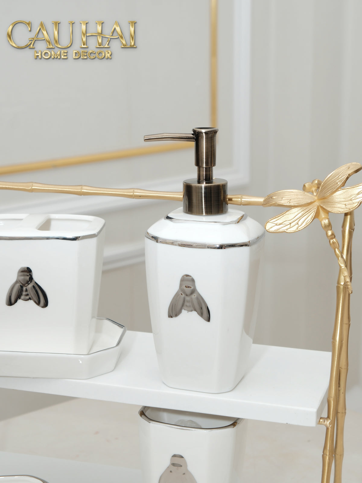 Maison Couture - Set Nhà Tắm G Class Élégance Miel Doré – Golden Queen Bee 5Pcs-Set nhà tắm bathroom vanities-Đối tác tại Trung Quốc theo từng đơn đặt hàng-CẬU HAI HOME DECOR
