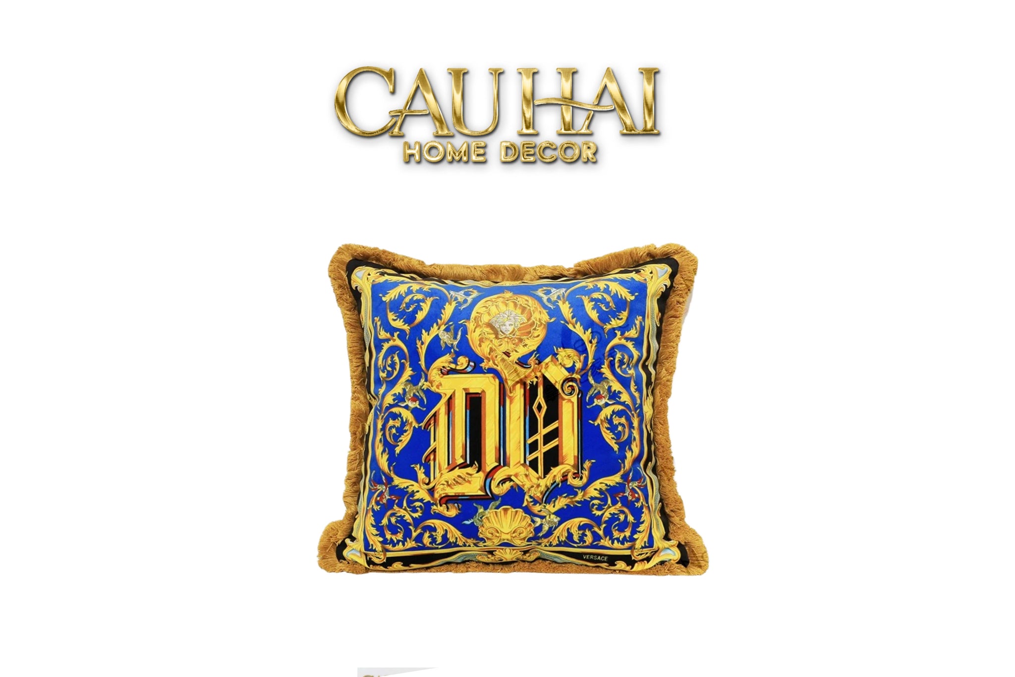 Maison Couture - Vỏ Gối V Class    I ♡ Baroque Acanthus Medusa Monogram Cushion 45 Royal Blue