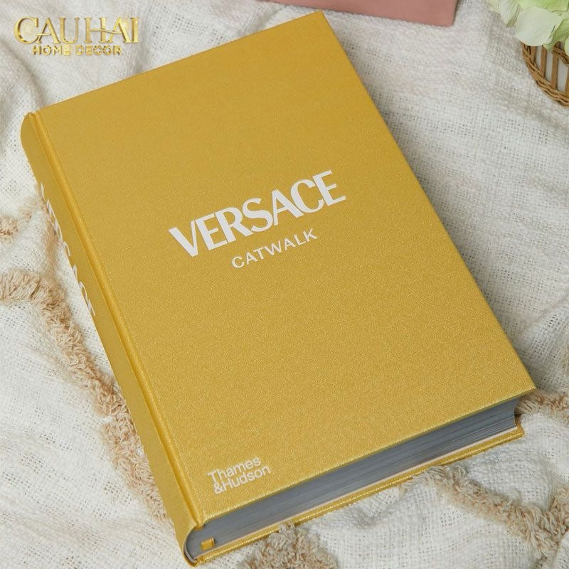 Maison Couture - Sách Fashion Versace Catwalk