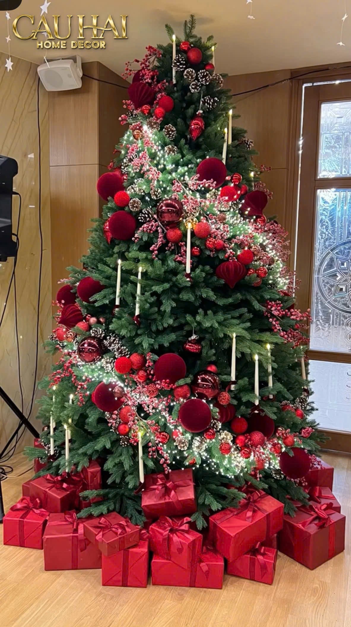 Fêtes Couture - Cây Thông Pe Red Velvet Berry Crystal With Candle-CẬU HAI HOME DECOR