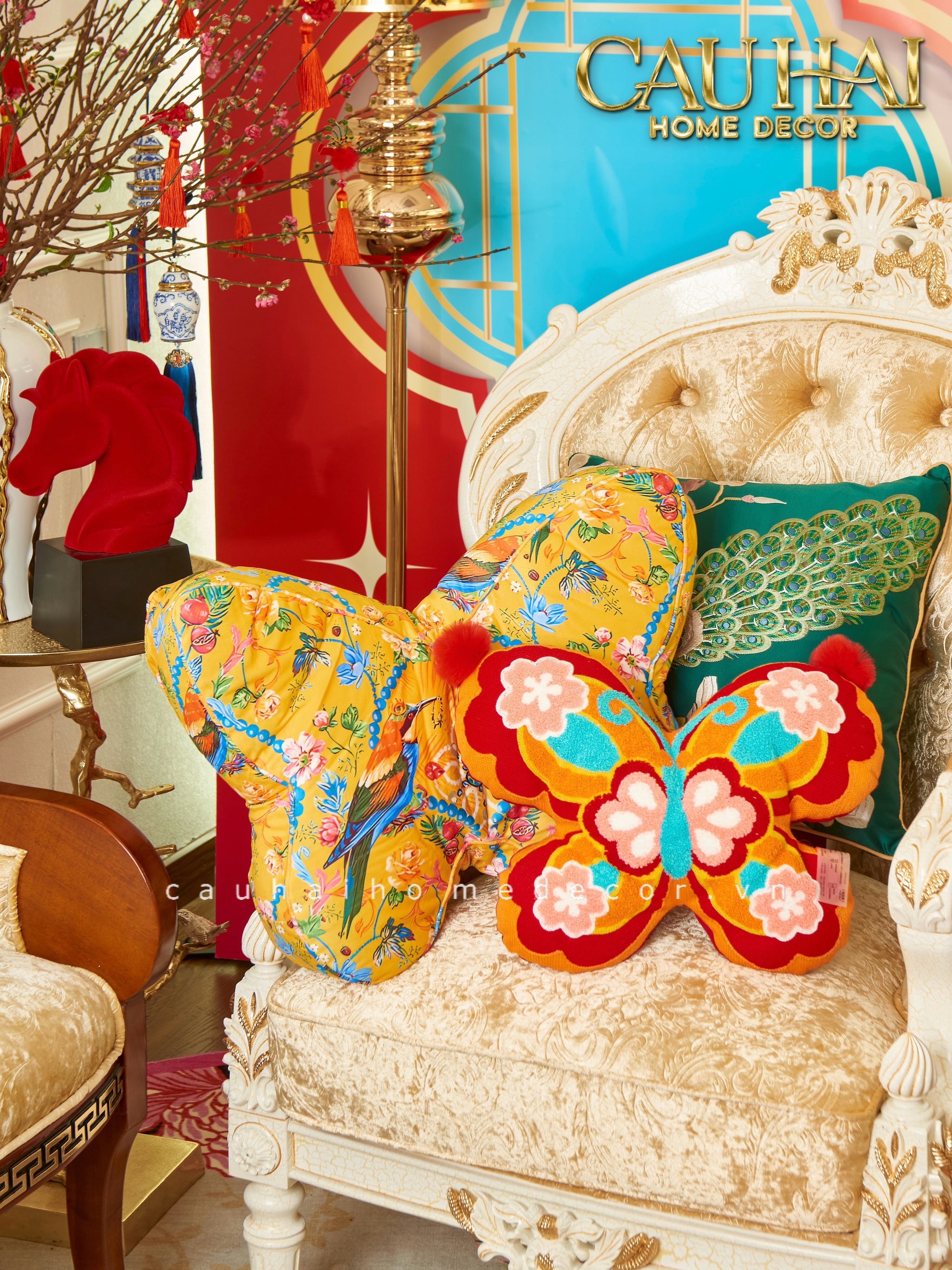 Tết Couture - Gối Nhung Emperor Éclat Papillon D'Or