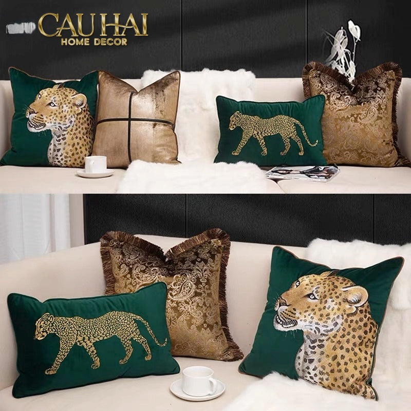 Gối Nhung Leopard Stride Emerald 30x50