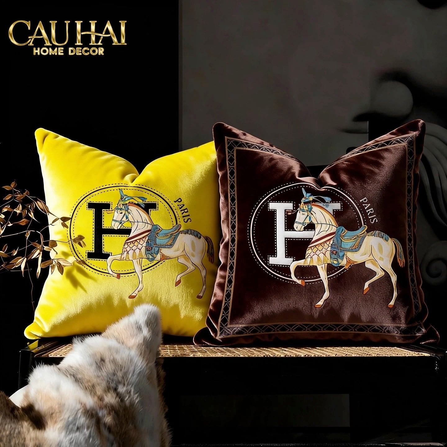 Maison Couture - Vỏ Gối Nhung Cheval Royal - Lettre H 45 - CẬU HAI HOME DECOR