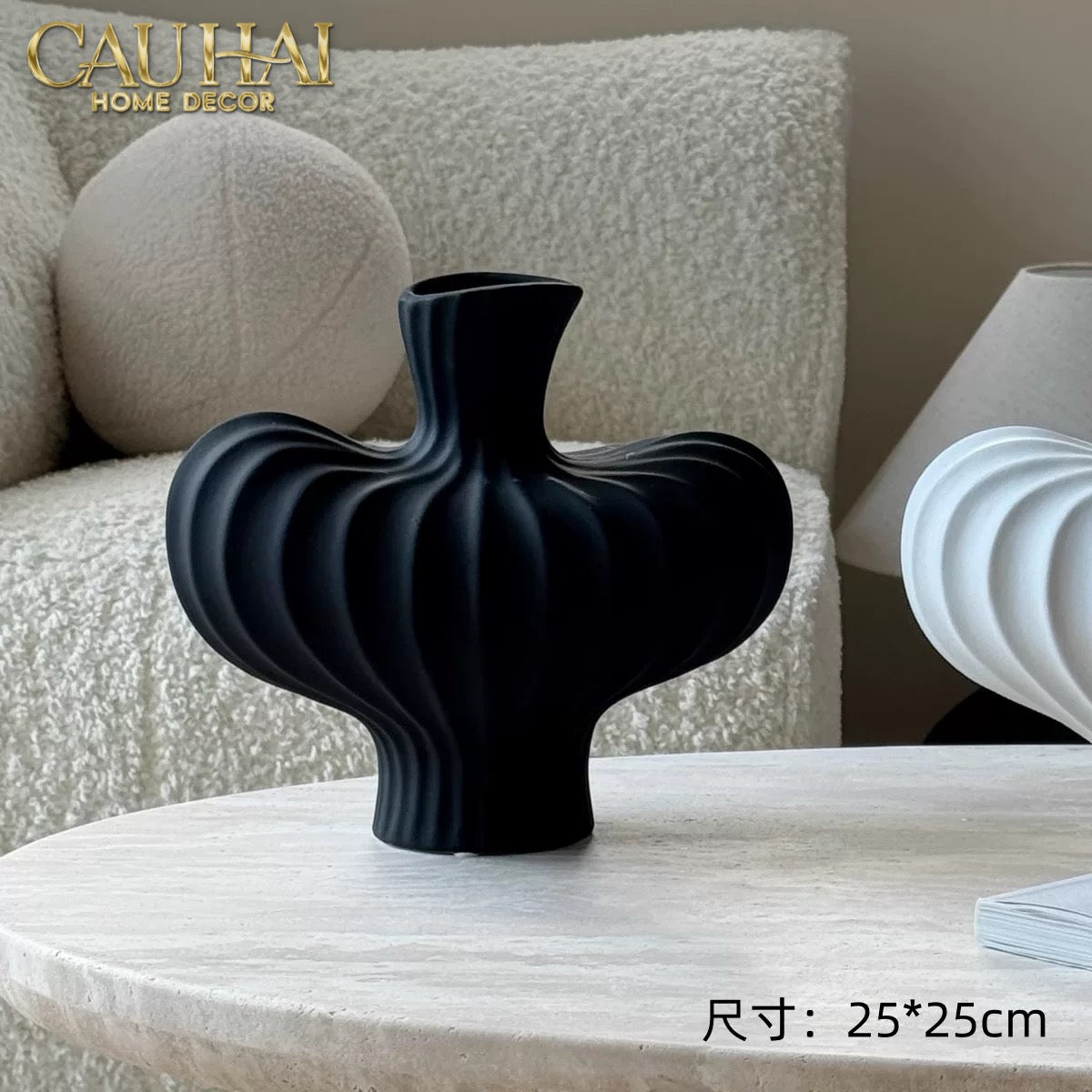 binh-hoa-gom-den-petit-noir-plisse-vase-19x19_5-binh-hoa-cau-hai-home-decor-3 - CẬU HAI HOME DECOR