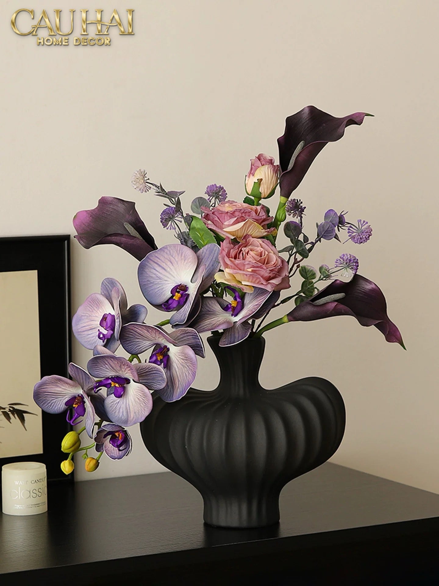 binh-hoa-gom-den-petit-noir-plisse-vase-19x19_5-binh-hoa-cau-hai-home-decor-5 - CẬU HAI HOME DECOR