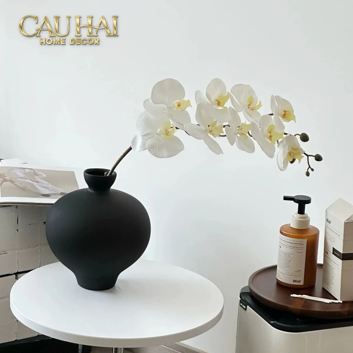 binh-hoa-gom-tron-den-noire-pearl-pottery-vase-23_5x17-cau-hai-home-decor-3 - CẬU HAI HOME DECOR