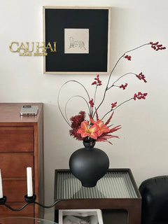 binh-hoa-gom-tron-den-noire-pearl-pottery-vase-23_5x17-cau-hai-home-decor-5 - CẬU HAI HOME DECOR