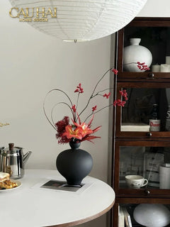 binh-hoa-gom-tron-den-noire-pearl-pottery-vase-23_5x17-cau-hai-home-decor-7 - CẬU HAI HOME DECOR