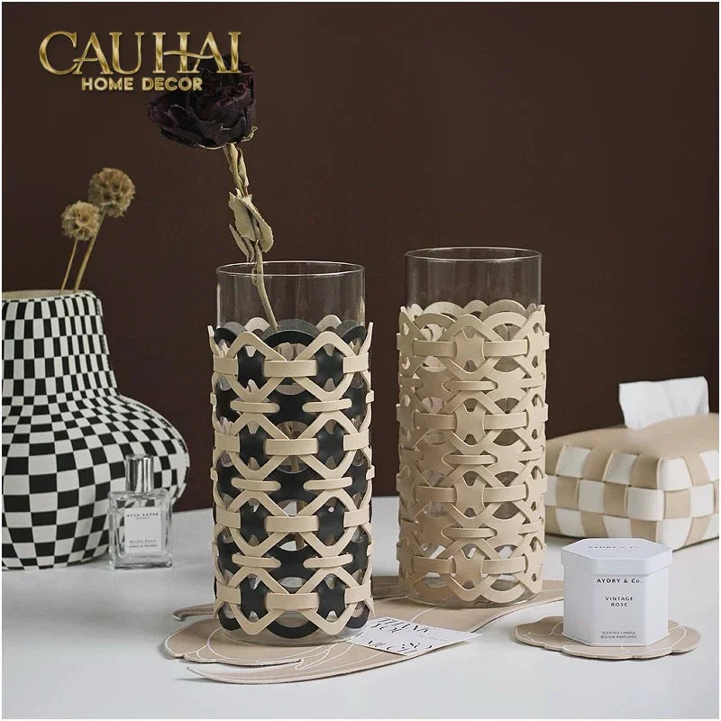 binh-hoa-thuy-tinh-hinh-tru-phoi-da-dan-woven-leather-cylinder-glass-vase-10x25-cau-hai-home-decor-6 - CẬU HAI HOME DECOR
