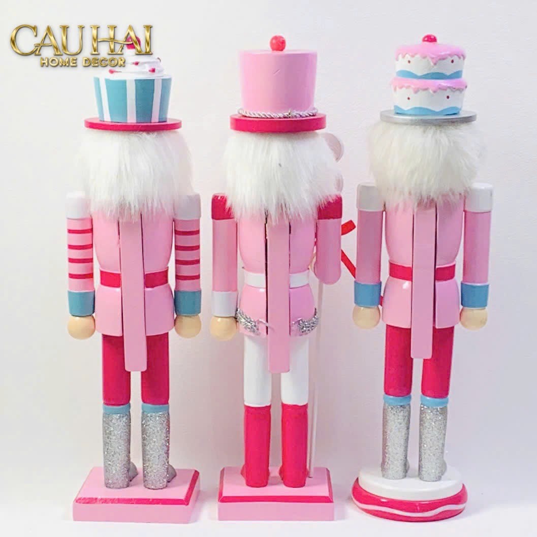 Fêtes Couture - Set 3 Tượng Nutcracker Cotton Candy Plush Pink 38Cm-TƯỢNG TRANG TRÍ-CẬU HAI HOME DECOR