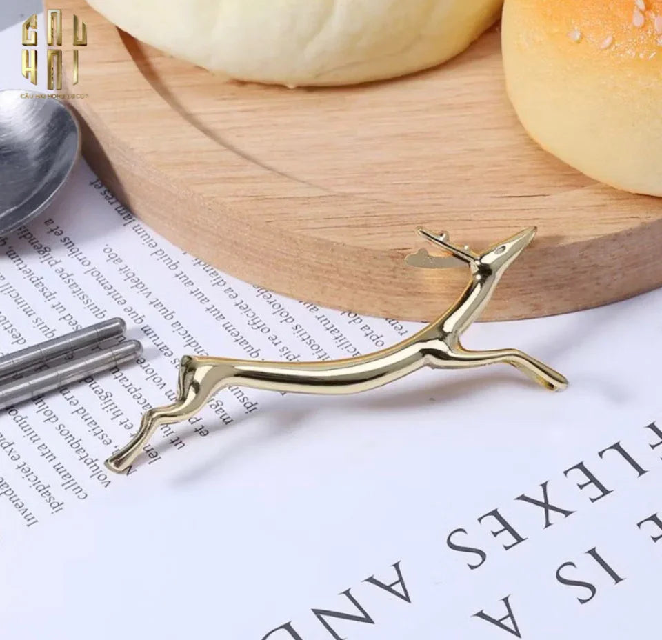 GÁC ĐŨA - CHOPSTICK REST ELK