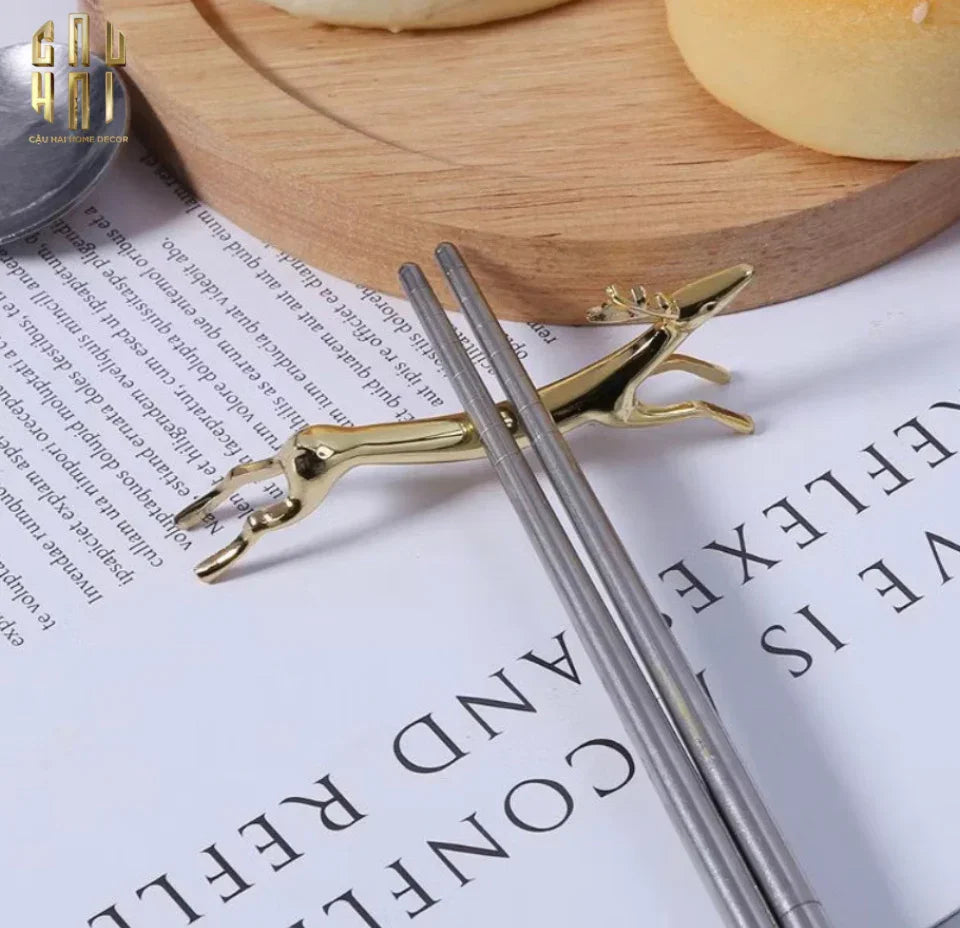 GÁC ĐŨA - CHOPSTICK REST ELK
