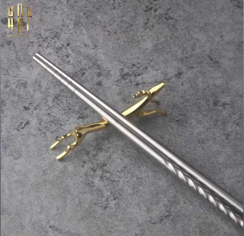 GÁC ĐŨA - CHOPSTICK REST ELK