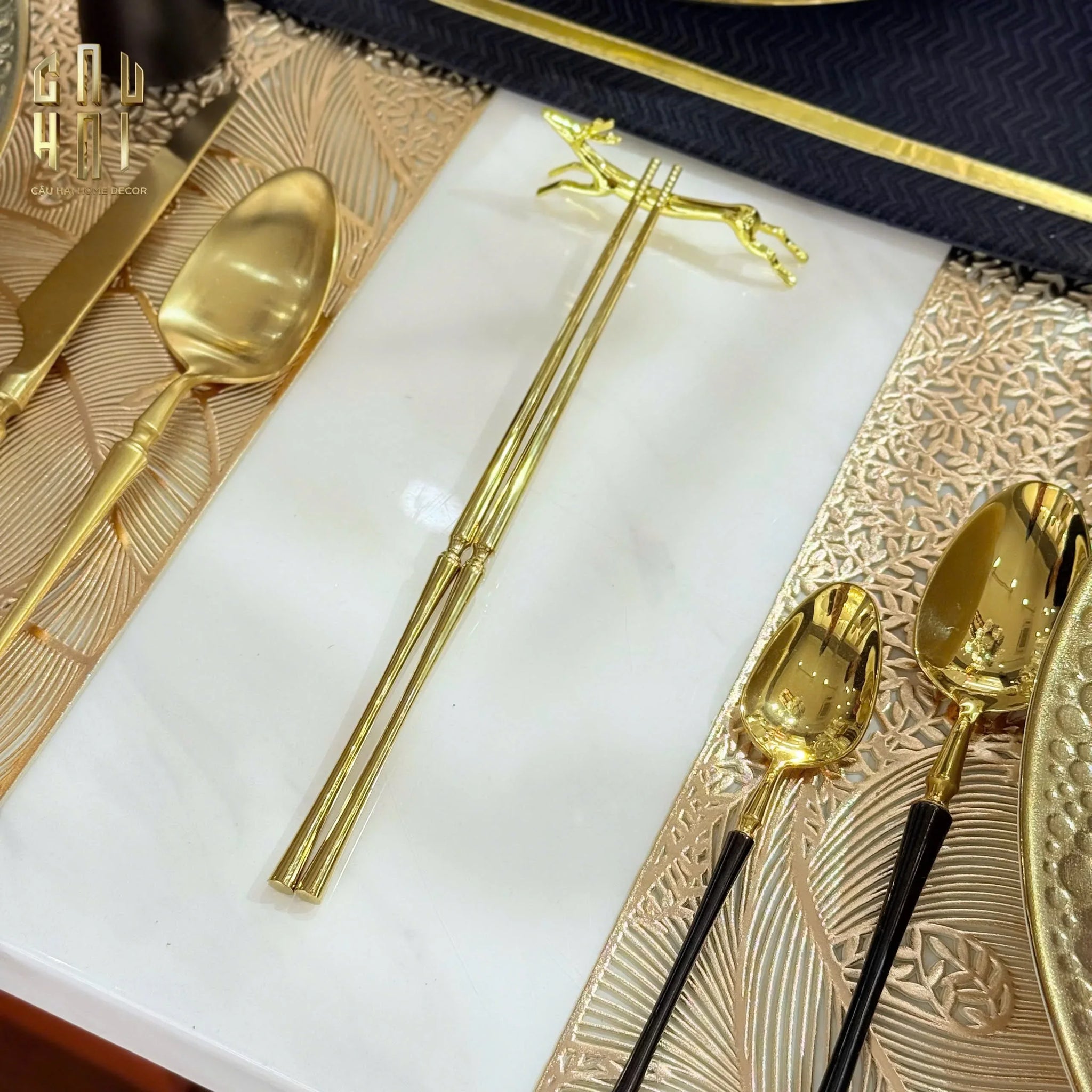 GÁC ĐŨA - CHOPSTICK REST ELK