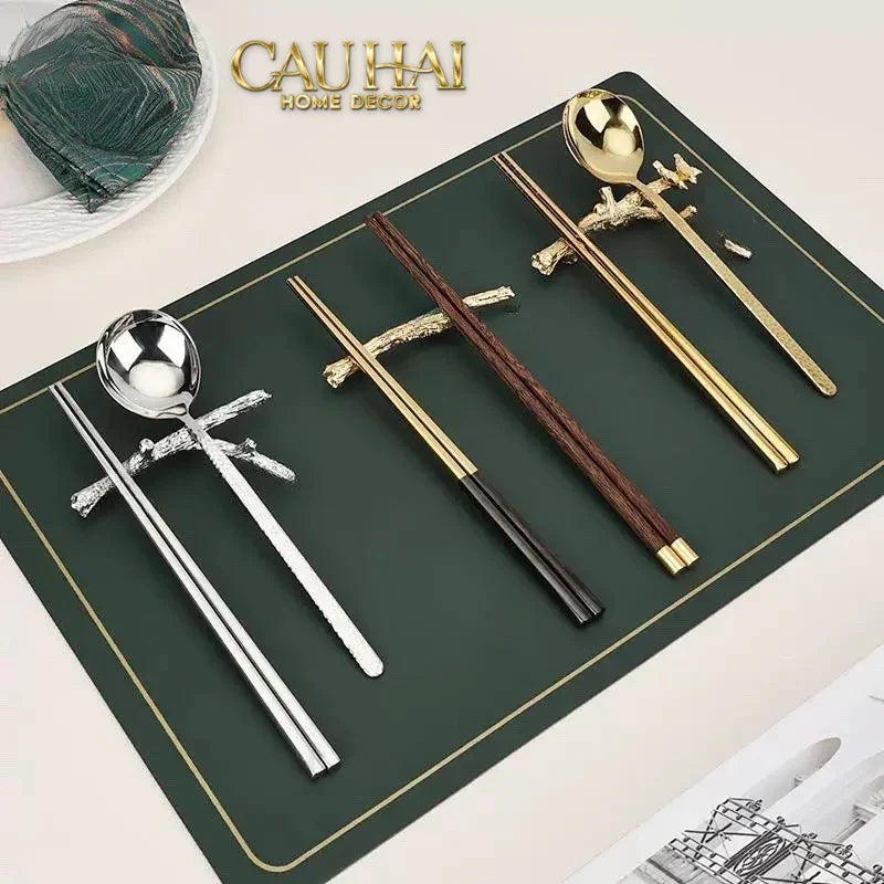 Gác Đũa Nhánh Cây Golden Bird Branch Harmony Premium Chopstick Rack 11 x 8.4 cm-Dinner Cutlery Set Dao Muỗng Nĩa-CẬU HAI HOME DECOR