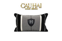 Gối Nhung Noir Heritage H Crest 30X50-VỎ GỐI-CẬU HAI HOME DECOR