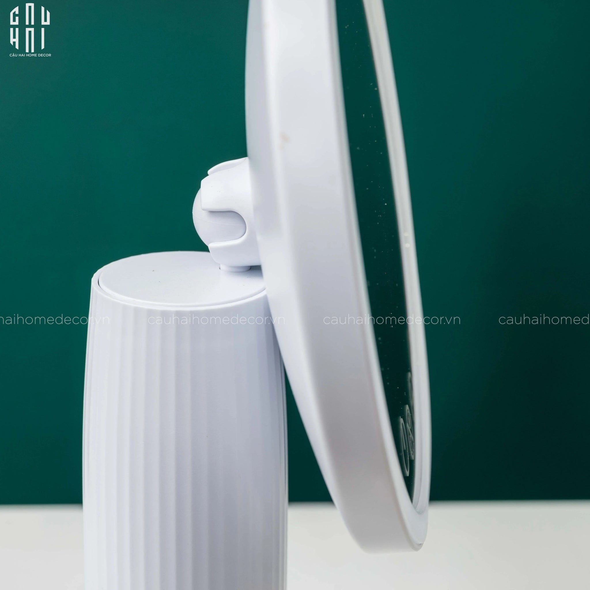 HAUTE FOLIE - GƯƠNG TRANG ĐIỂM TIARA SS25