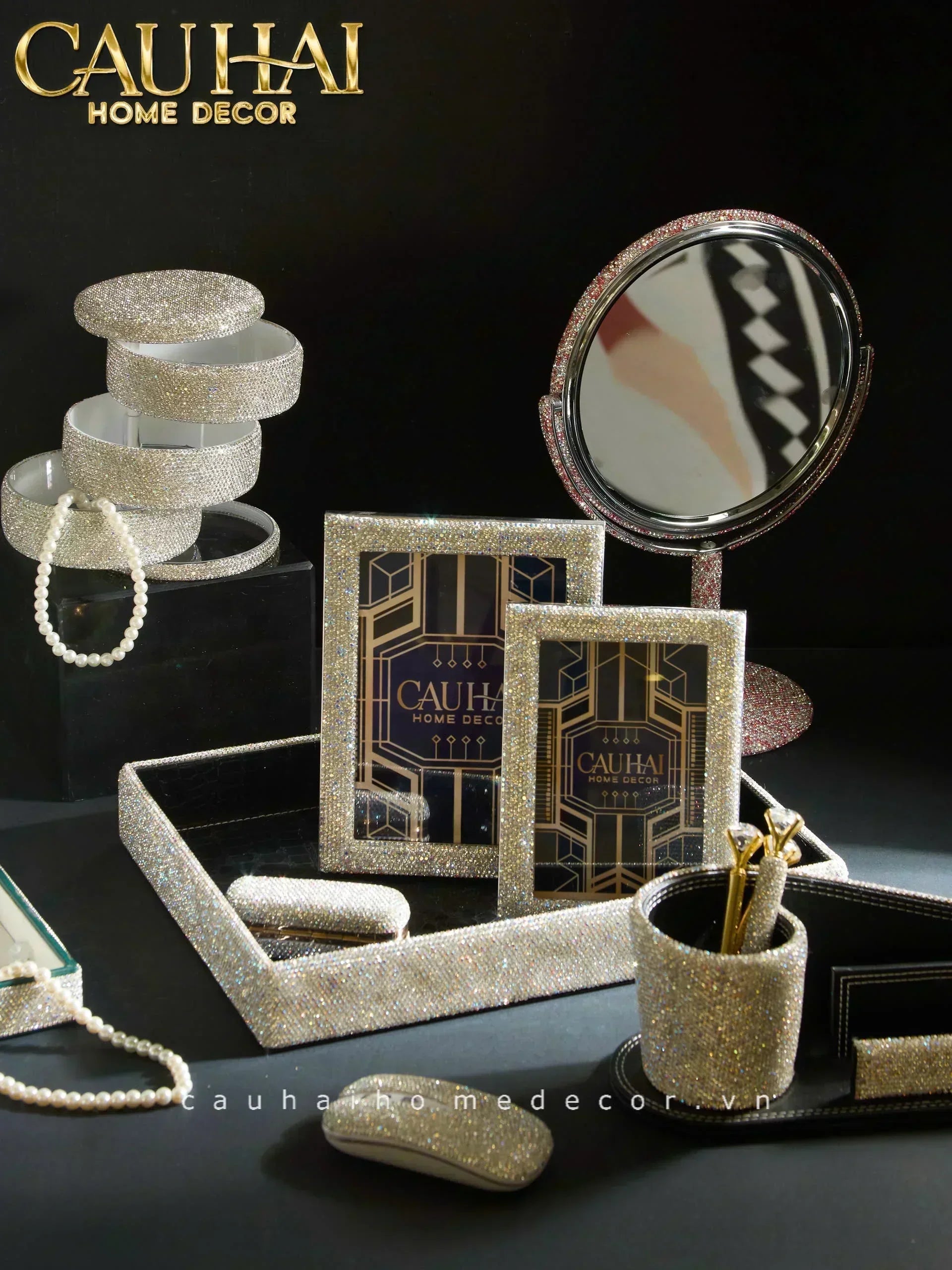 haute-folie-hop-co-make-up-on-the-go-beauty-box-diamond-bling-bling-cau-hai-home-decor-10 - CẬU HAI HOME DECOR