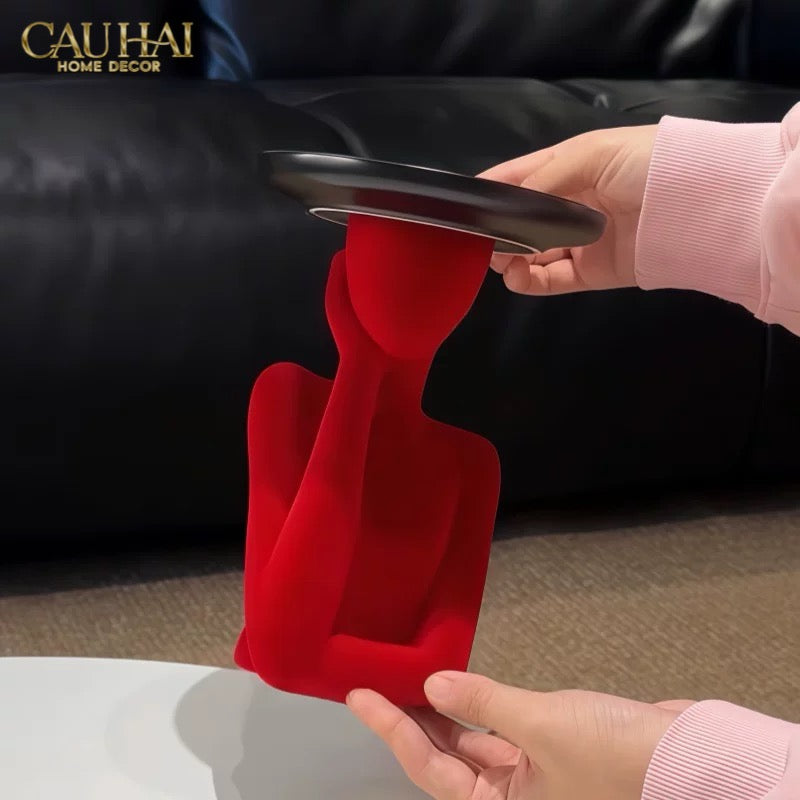 Haute Folie -  Tượng Cô Gái Nhung Đỏ  Muse de Velours Rouge Coupelle 22x15