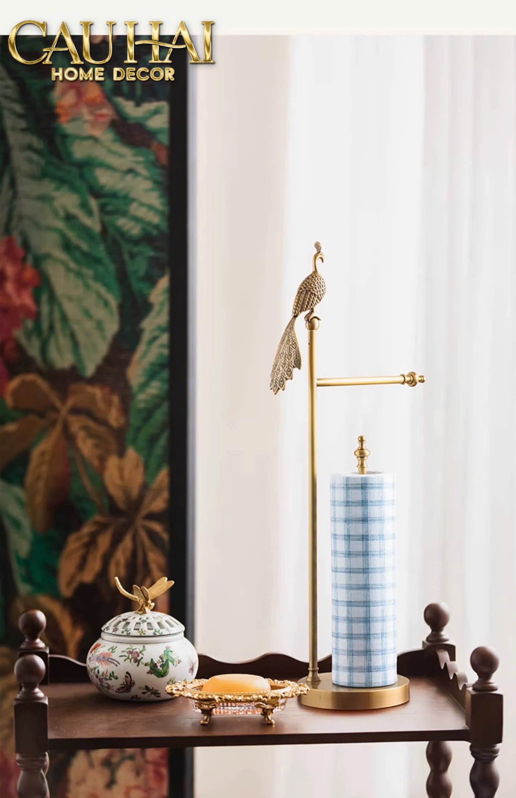 HOME COUTURE - BRASSON ERA - GIÁ TREO GIẤY GOLDEN BRONZE CLASSICAL PEAFOWL FW25
