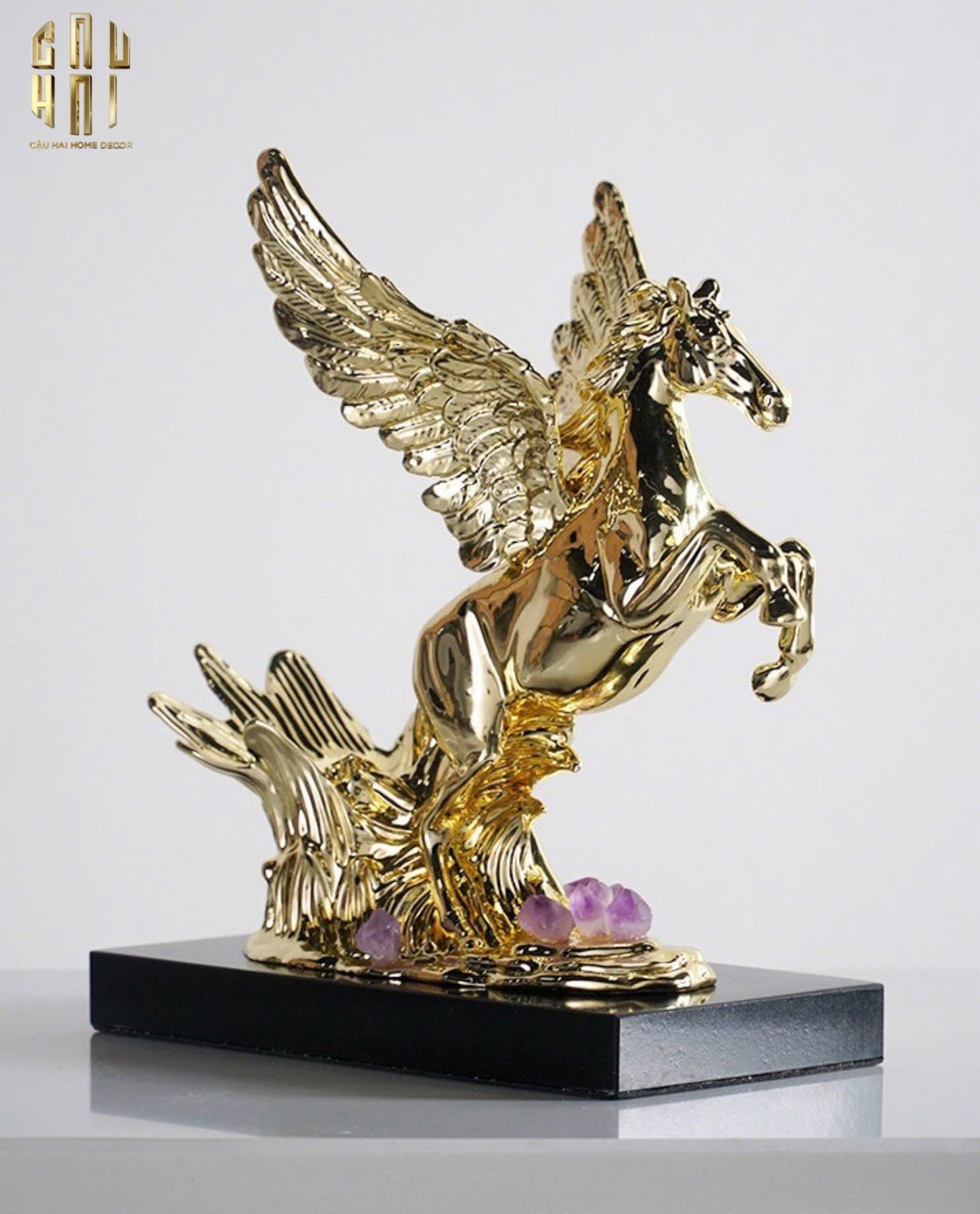 CHI TIẾT ĐẾ RƯỢU TRANG TRÍ BẰNG ĐỒNG GOLDEN ELITE PEGASUS ĐẾ ĐÁ CẨM THẠCH - CẬU HAI HOME DECOR