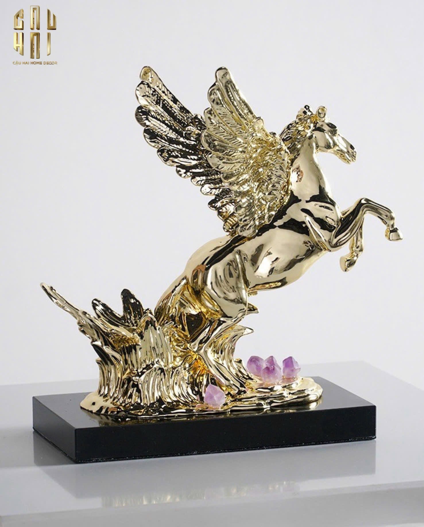 CHI TIẾT ĐẾ RƯỢU TRANG TRÍ BẰNG ĐỒNG GOLDEN ELITE PEGASUS ĐẾ ĐÁ CẨM THẠCH - CẬU HAI HOME DECOR