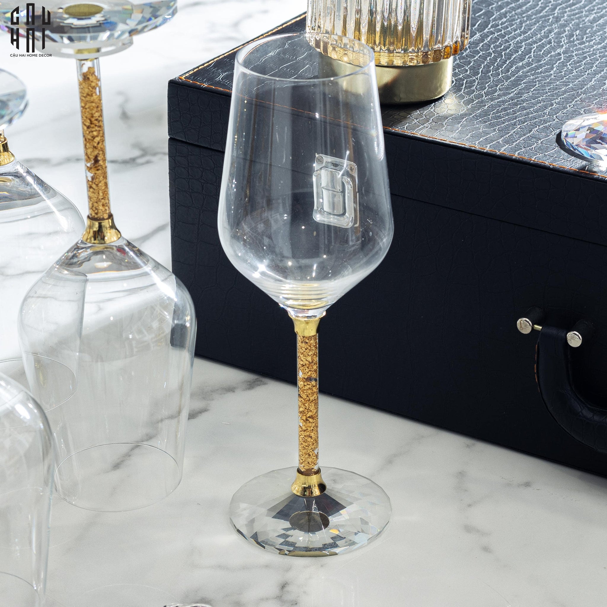 HOME COUTURE - SET BÌNH RƯỢU RITZ - CARLTON - LEATHER BOX 8 GLASSES 430ML SS25 - CẬU HAI HOME DECOR