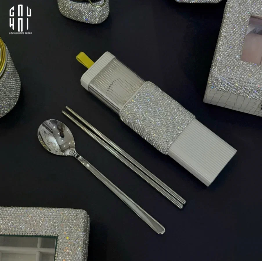 HỘP ĐỰNG DAO MUỖNG DIAMOND BLING BLING