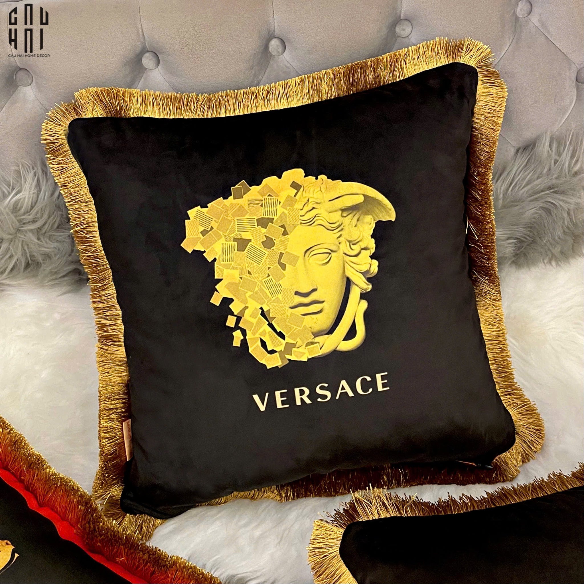 IMPERIAL SIGNATURE - VỎ GỐI NHUNG CAO CẤP GIANNI VERS. MEDUSA HYPNOTIC EYES 45. - CẬU HAI HOME DECOR