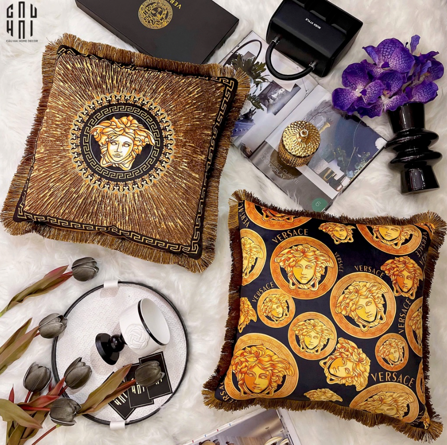 IMPERIAL SIGNATURE - VỎ GỐI NHUNG CAO CẤP GIANNI VERS. MEDUSA THROW 45. - CẬU HAI HOME DECOR