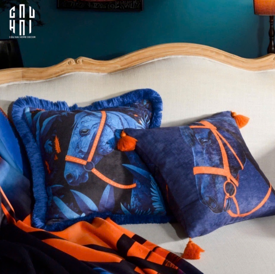 IMPERIAL SIGNATURE - VỎ GỐI NHUNG MARINE STALLION - CẬU HAI HOME DECOR