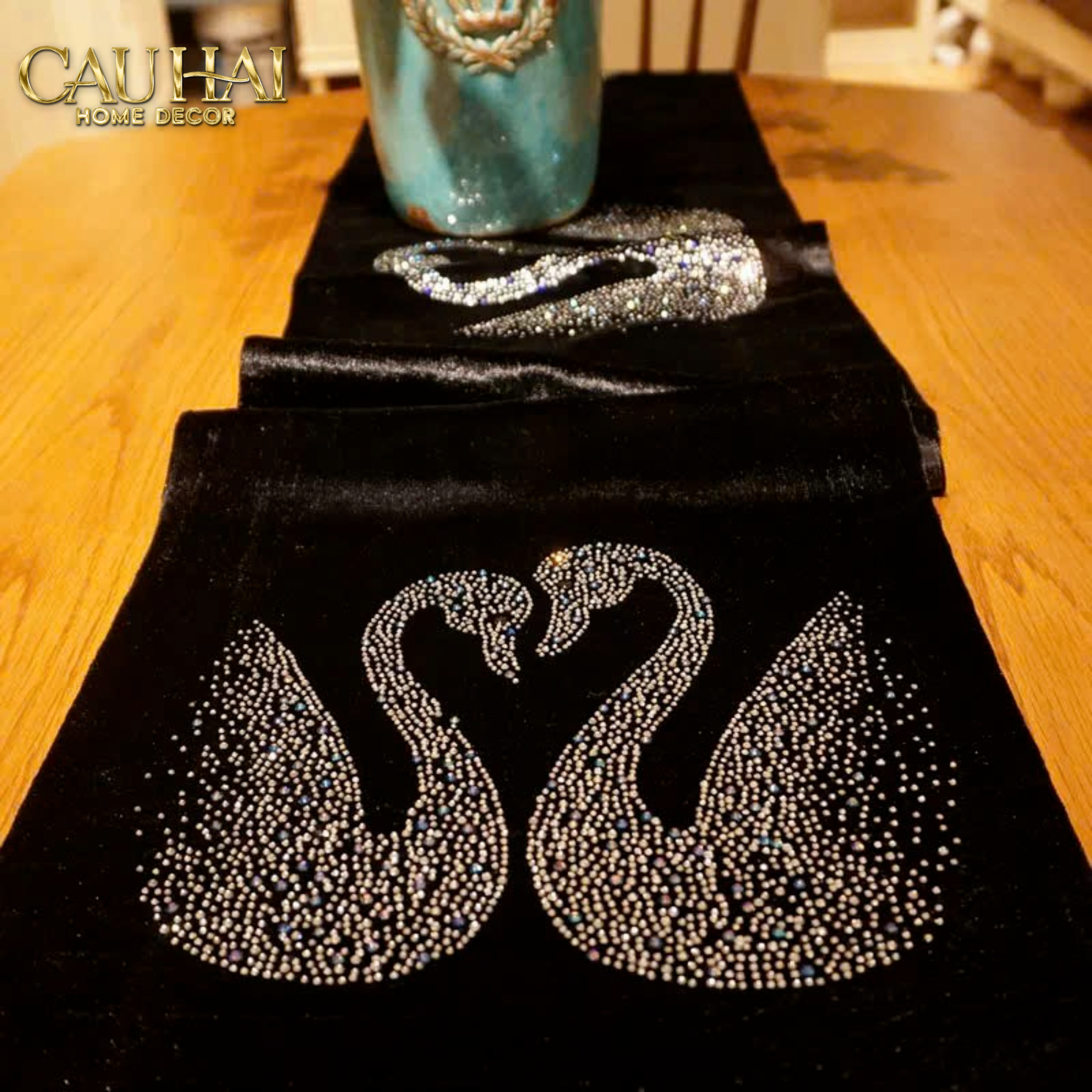 KHĂN TRẢI BÀN - ENIGMA SWAN VELVET 30x220-3- Cậu Hai Home Decor