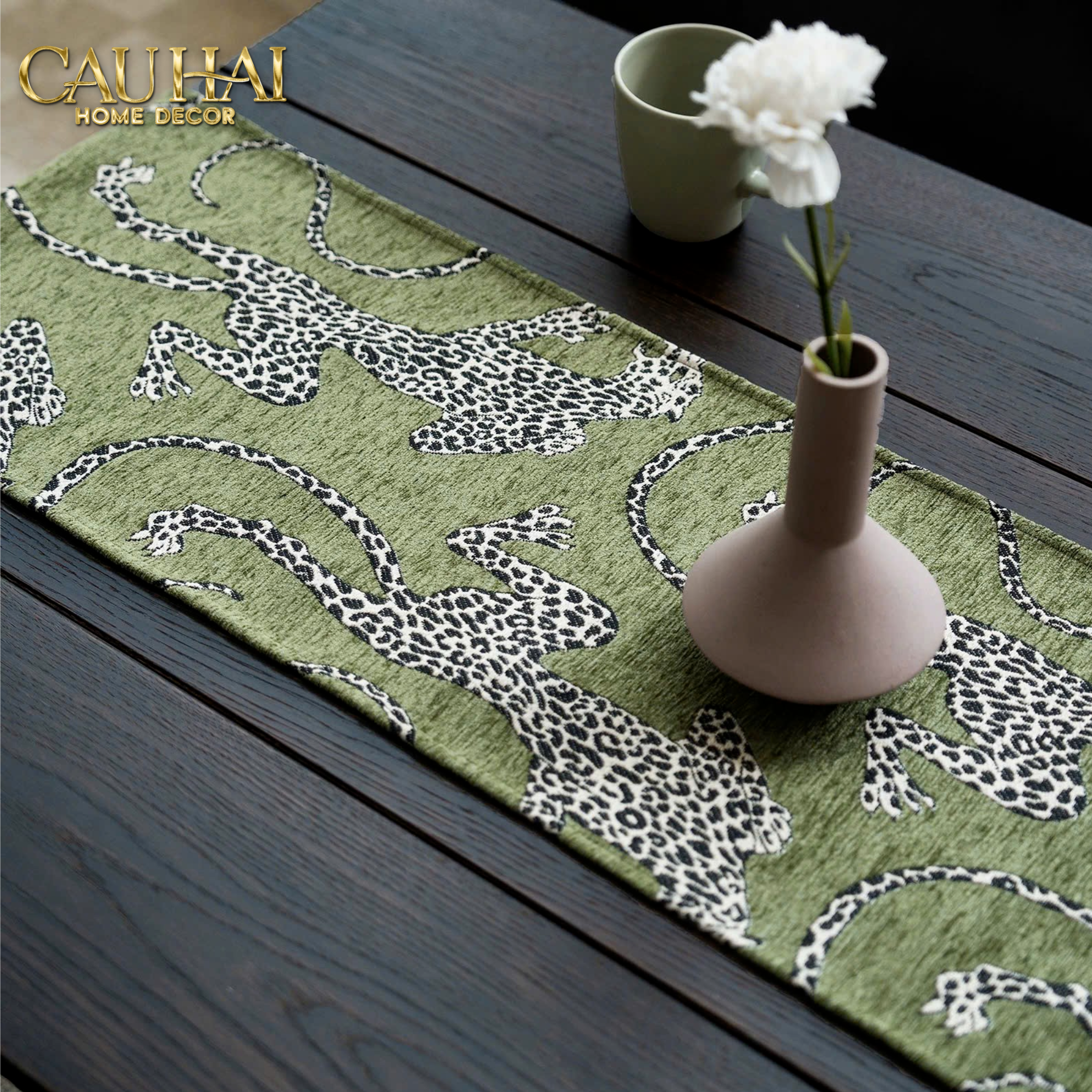 KHĂN TRẢI BÀN JARGUAR ÉMERAUDE SAUVAGE TABLE RUNNER 30X240-4- Cậu Hai Home Decor