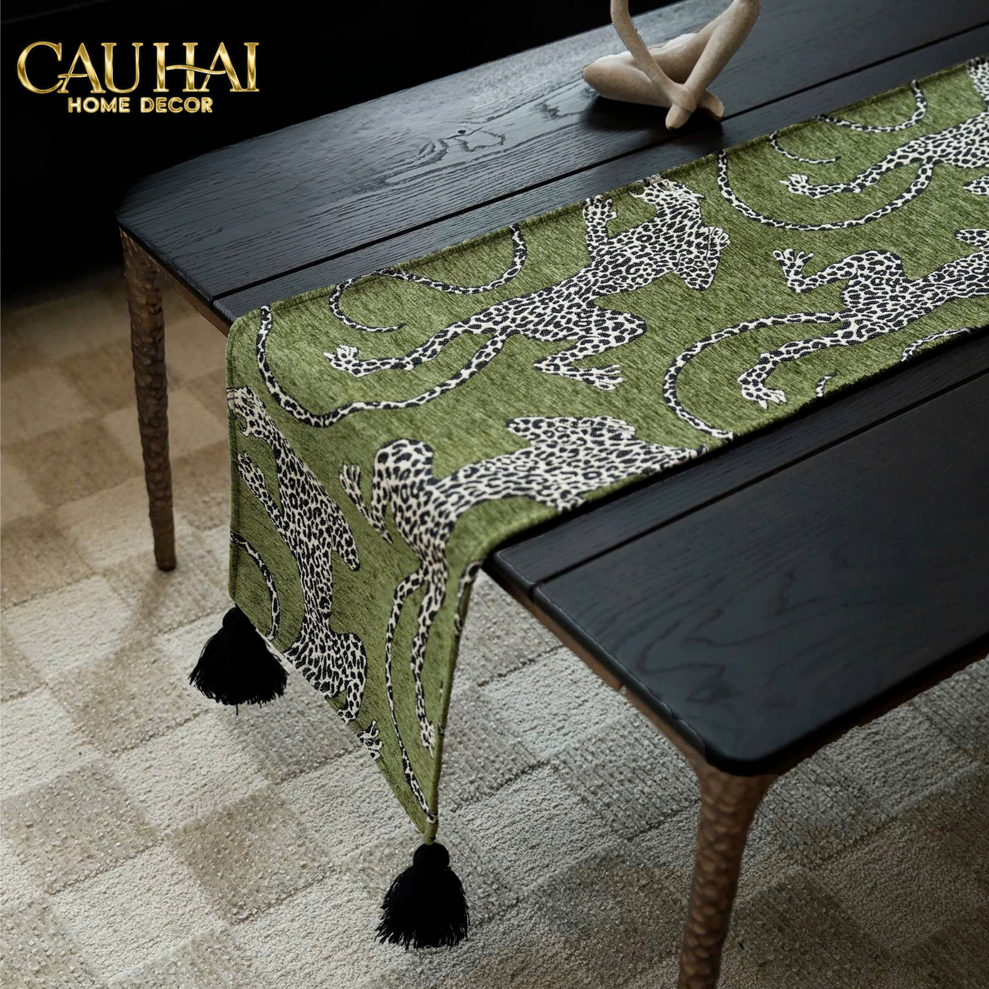 KHĂN TRẢI BÀN JARGUAR ÉMERAUDE SAUVAGE TABLE RUNNER 30X240-5- Cậu Hai Home Decor